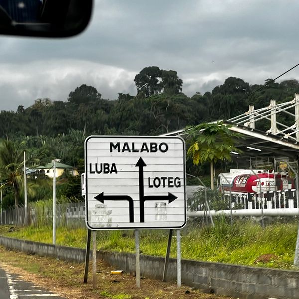 The signages in Malabo make getting lost very difficult 