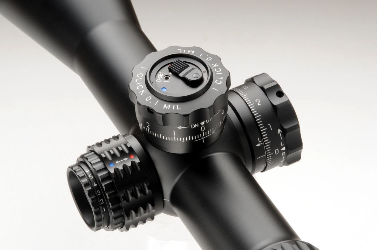 Locking dials on the March-FX 
5-42x56mm HIGH MASTER