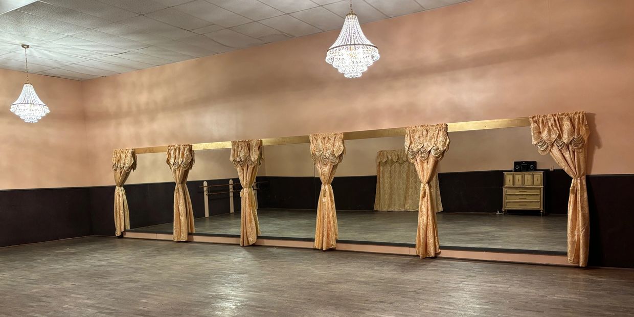 We are 8700 Square feet of pristine dance and entertainment space!
Cold AC! Floated wood floors! Wal