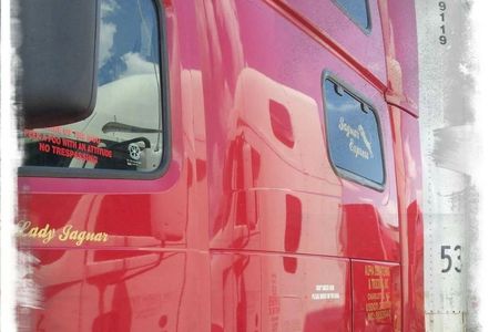  Side view of Jaguar Express Truck