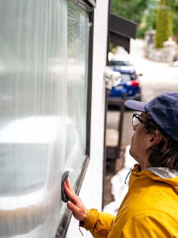 Professional window cleaning, residential and commercial, serving Whistler, Squamish and Pemberton