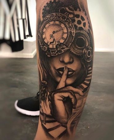 Line Hammett tattoo artist Oslo norway Realistic surrealistic watch face hand 