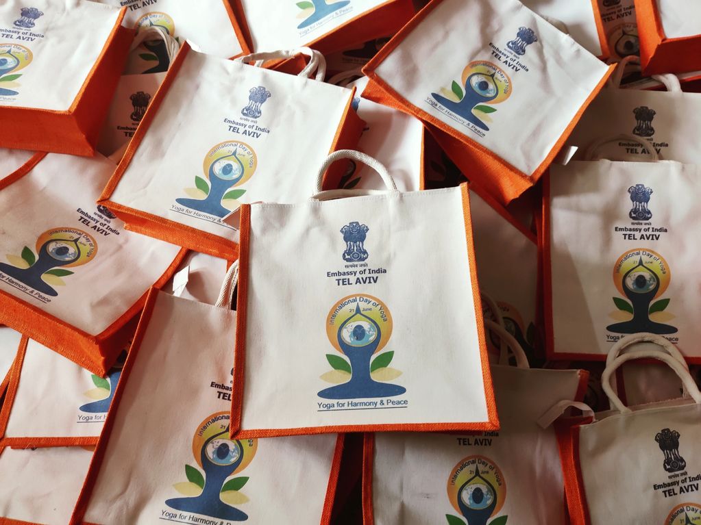 Canvas Bag with Side Jute Shipped to Israel 