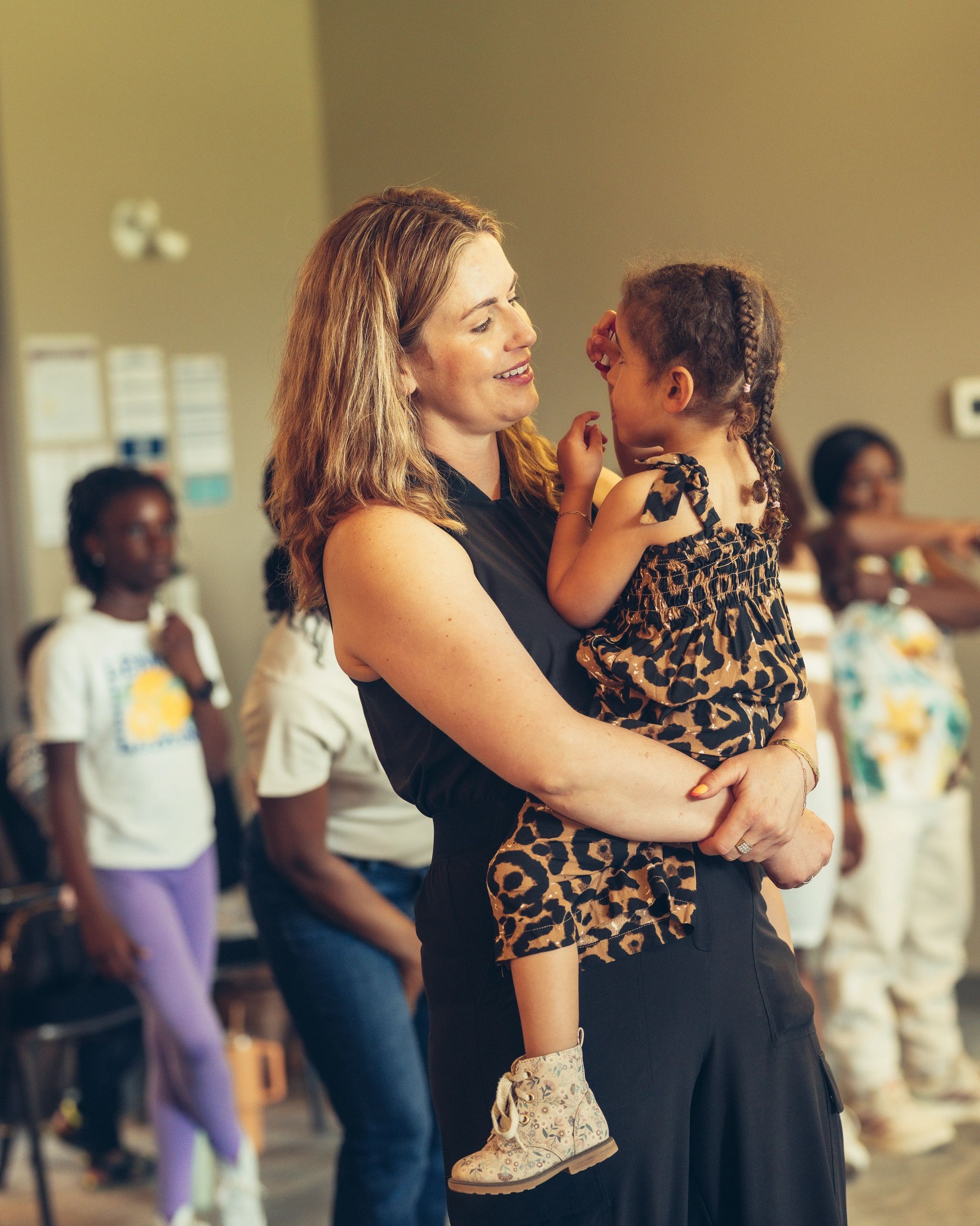 Women & Littles — photo 3