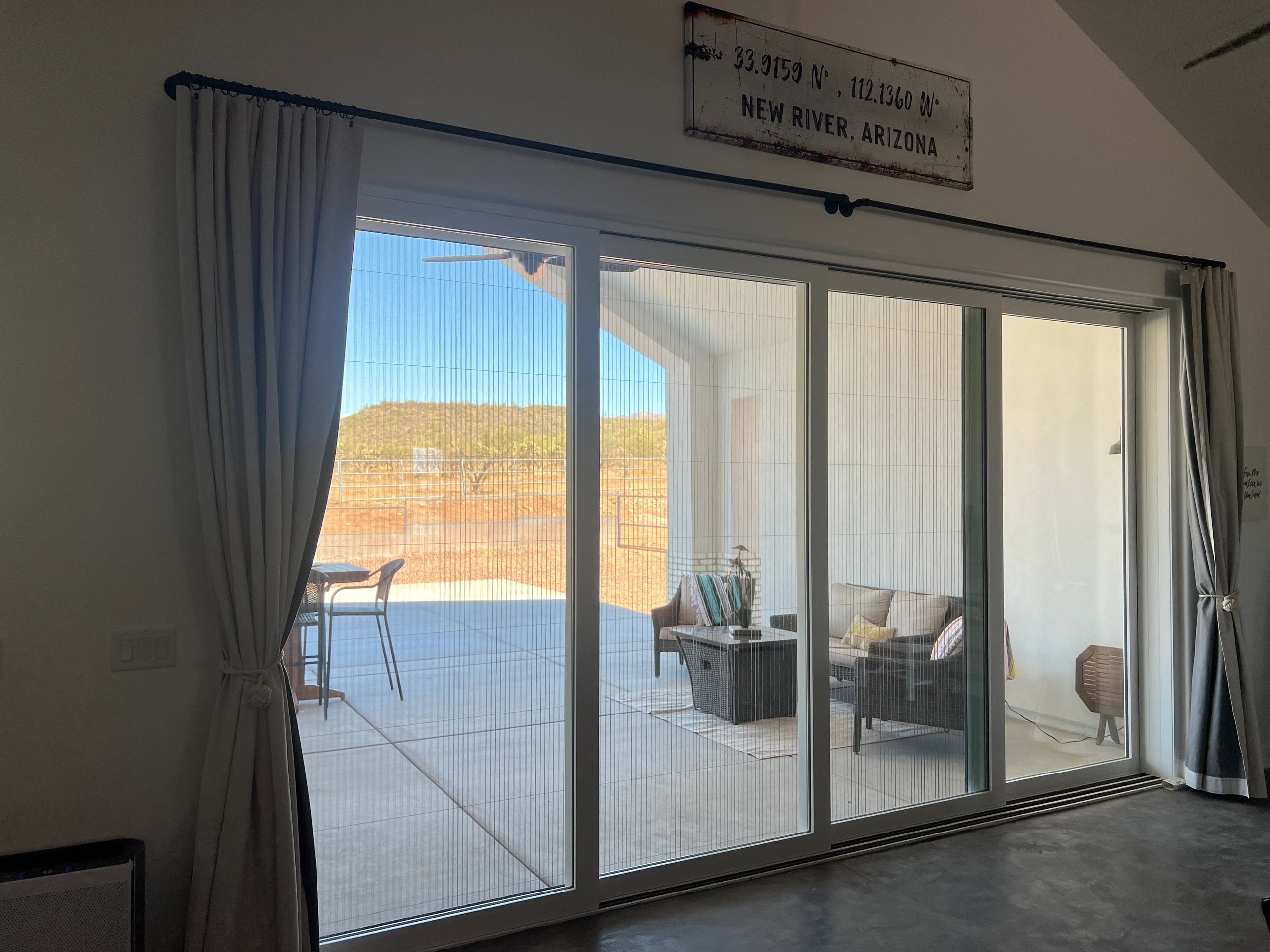 ZigZag Retractable Screen