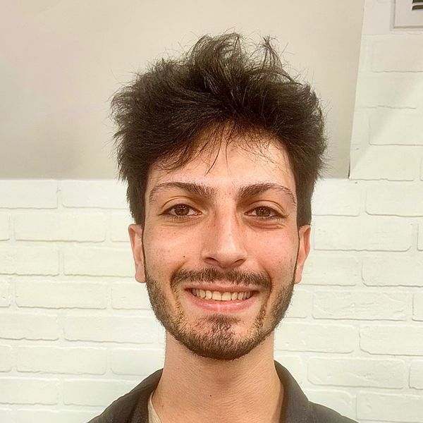 Dale is a  barber with a sharp eye for detail and  style. Mqaking every client look and feel their b