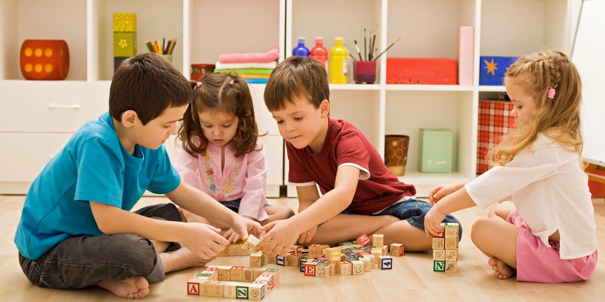 kids playing with blocks
