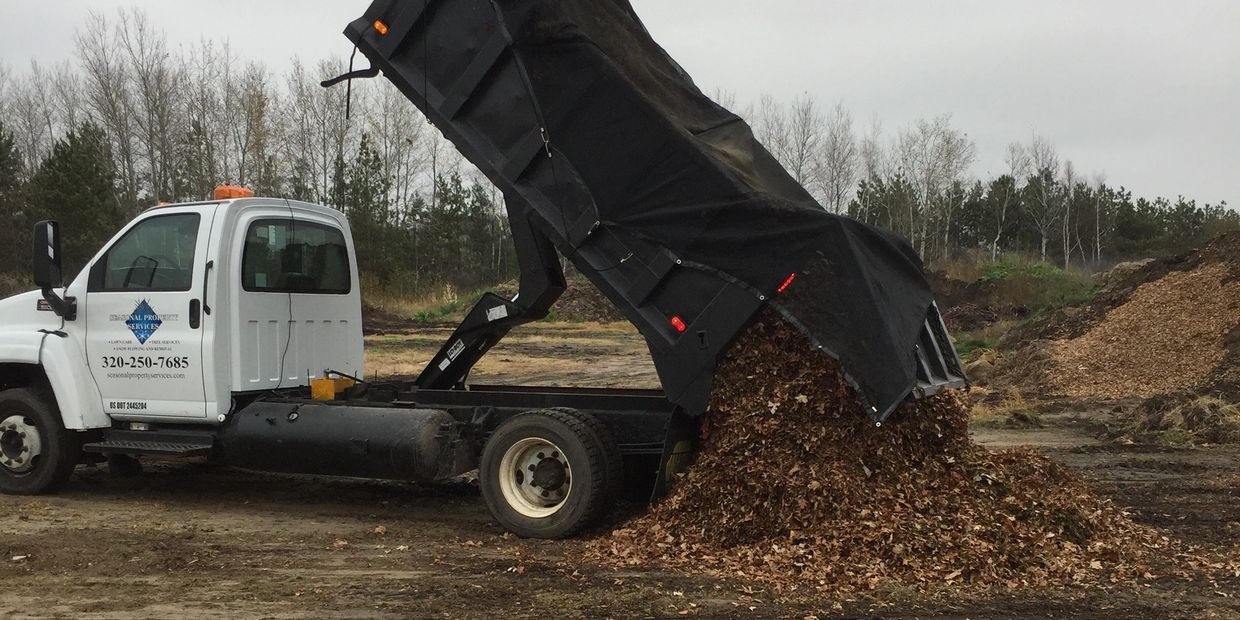 Leaf Pick Up Cambridge MN 