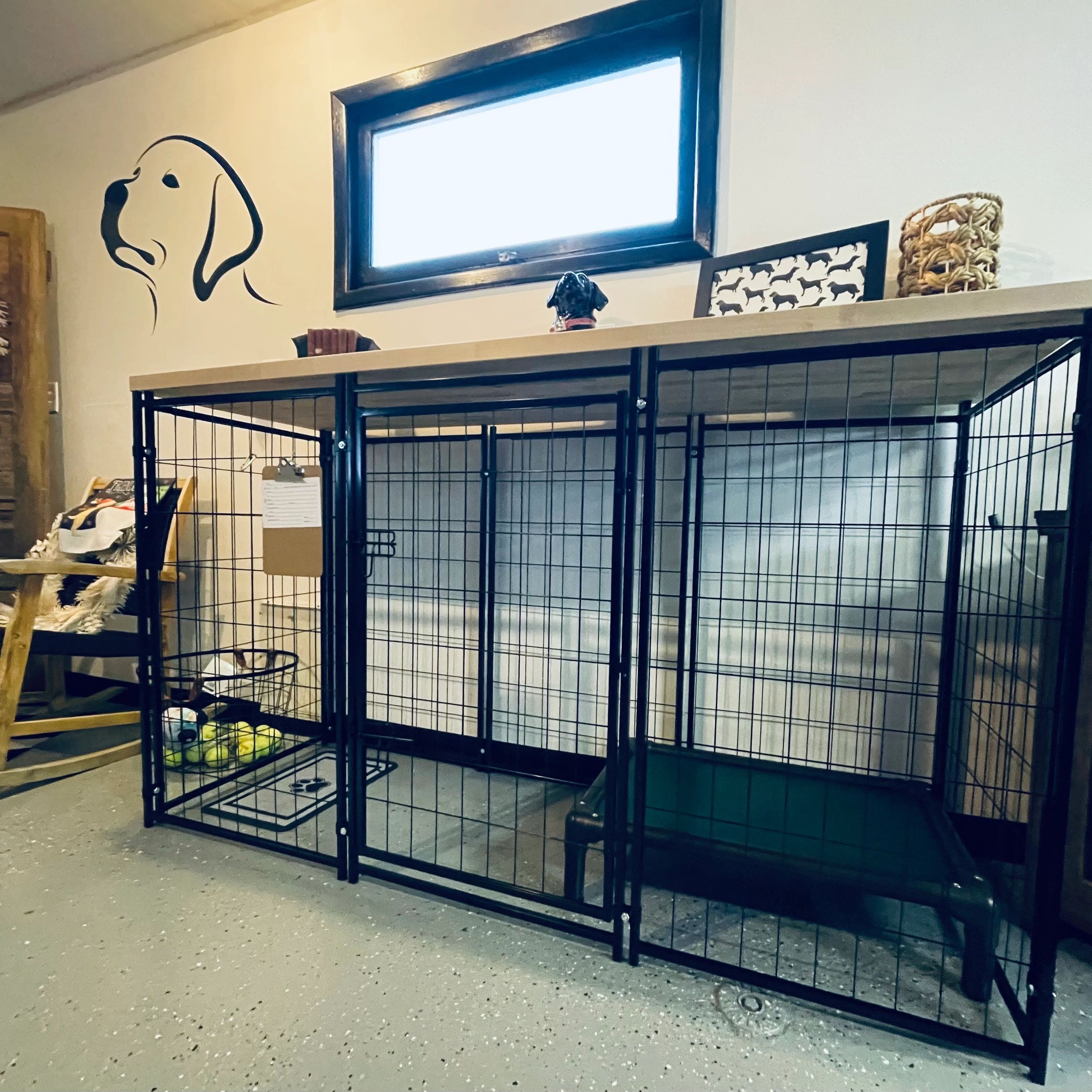 Small but spacious campsite: 6 x 2 for cozy overnight dog boarding