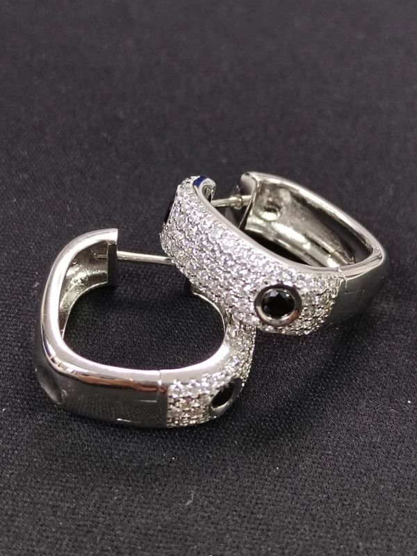 ITALIAN SILVER EARRING STUDDED WITH DIAMONDS