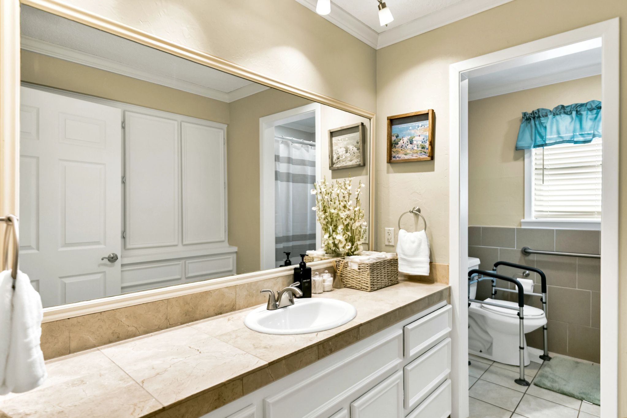 Accessible bathroom inside Sherman Cottage