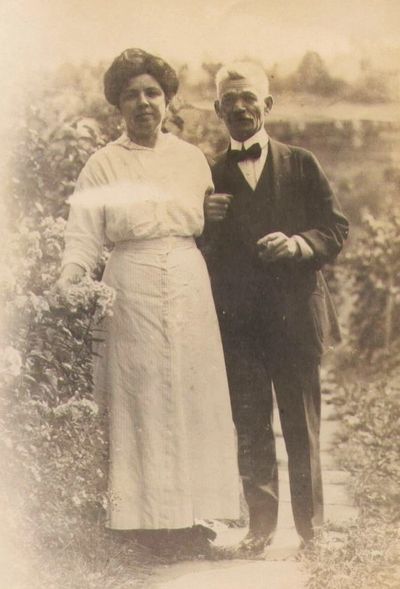 Esther "Essie" Gelpstein April with her husband Julius April