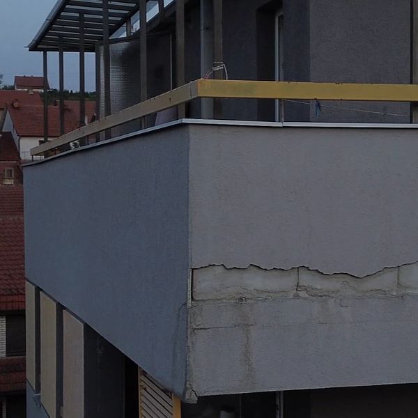 Snimanje fasade dronom iz vazduha.