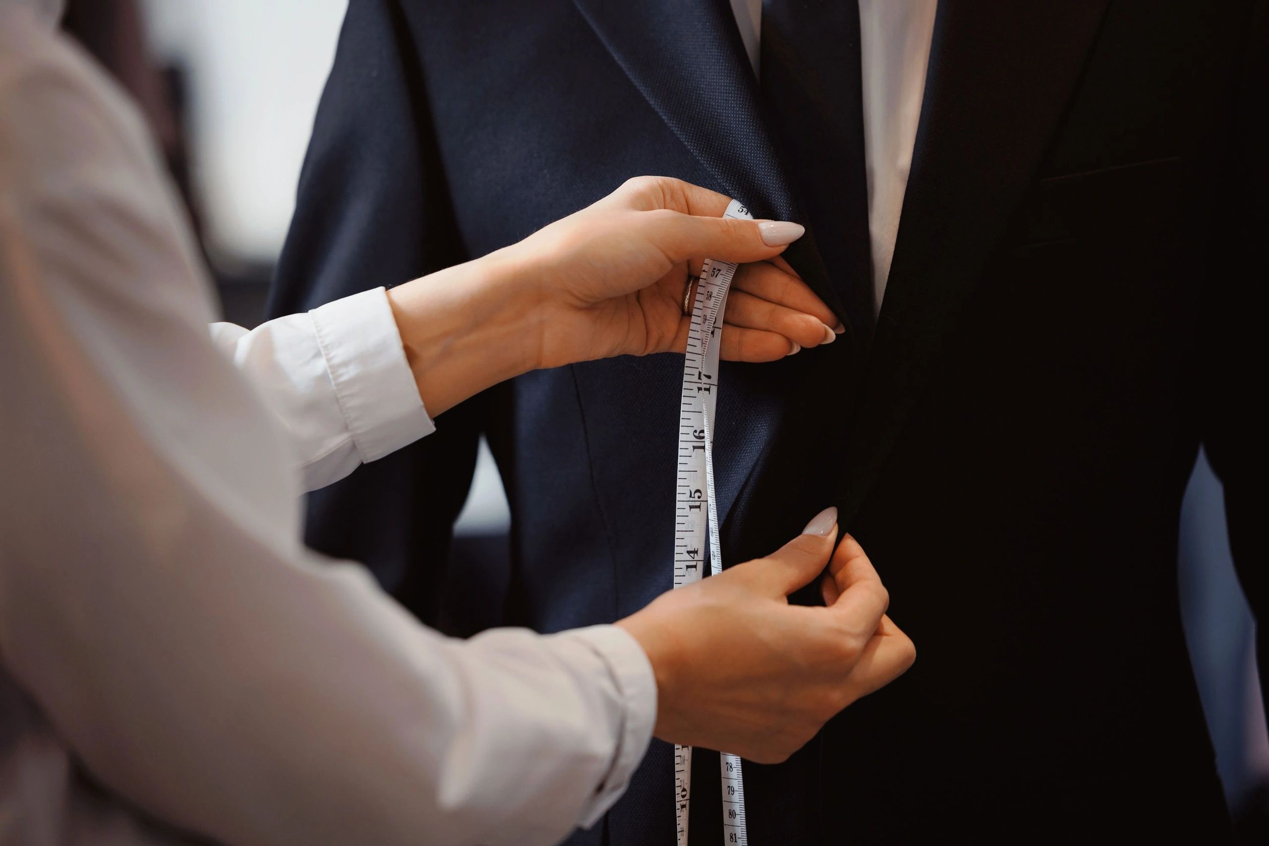 What to Expect During a Suit Fitting at Conxeppt