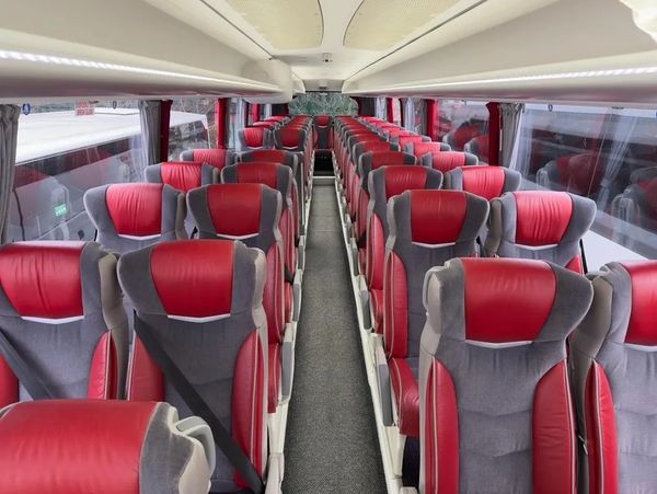 53-seater Premium seats.
LuxuryCoachesLondon.co.uk
Luxury Coaches
