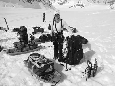 Denali 2016 - at airstrip LRuiz