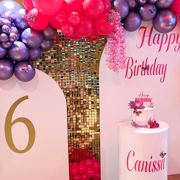 Shimmer wall balloon backdrop 