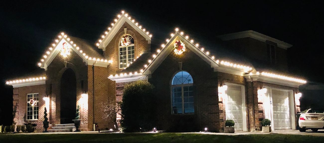 Professional Holiday Light Installation Cost 2024 – Forbes Home