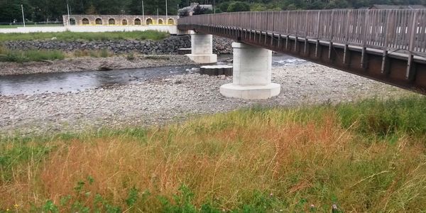 Bridge to Bannerfield Selkirk