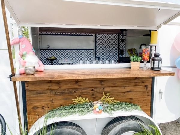 mobile horse trailer bar