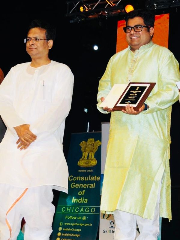 Sutanu Sur receiving recognition for his stellar performance at the Kala Utsav 2023. 