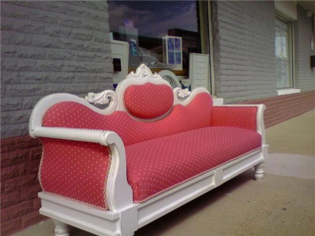 pink_sofa.jpg