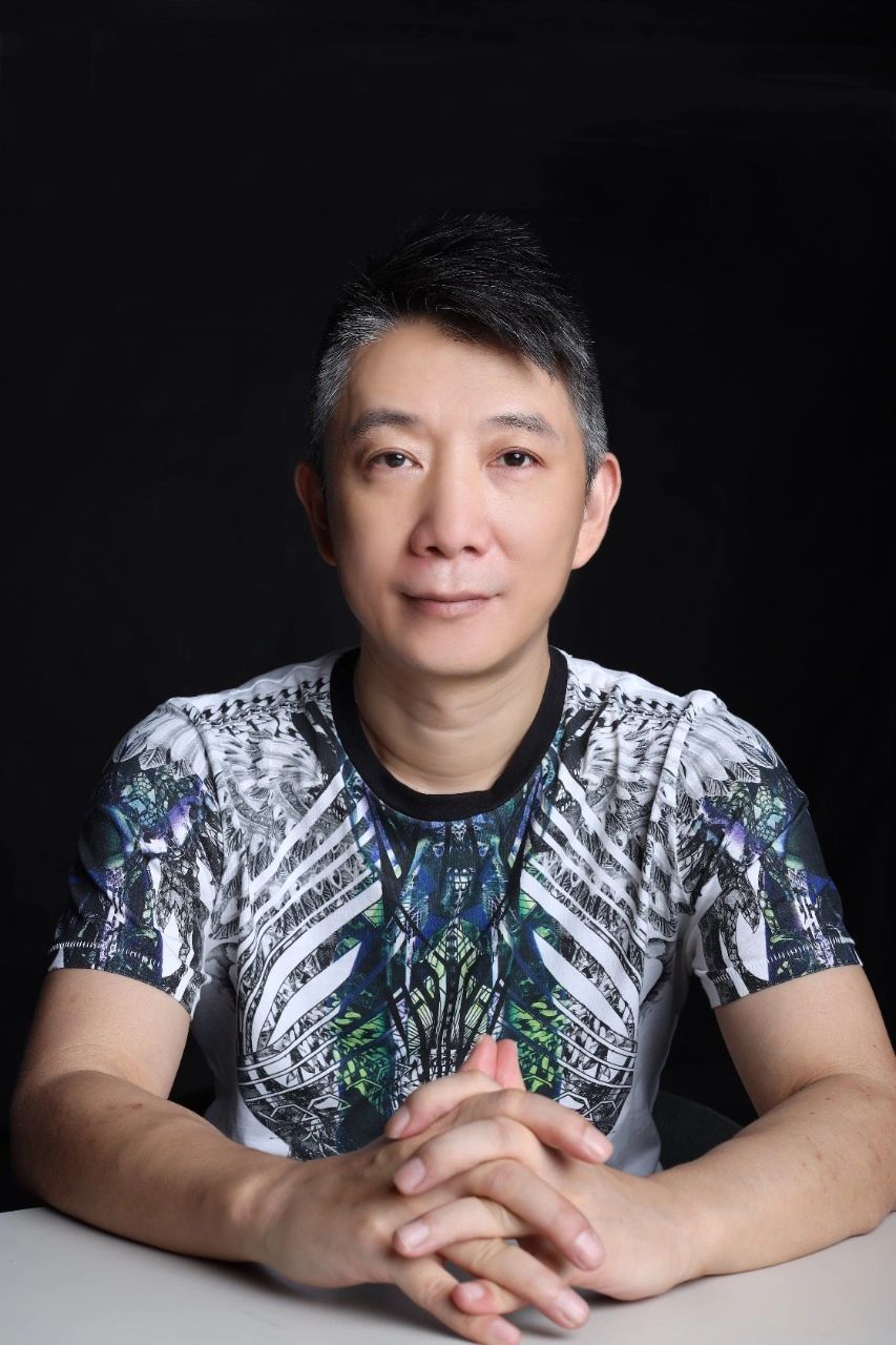 From Electro music to Blockchain: Meet Bloom CEO, David Hu