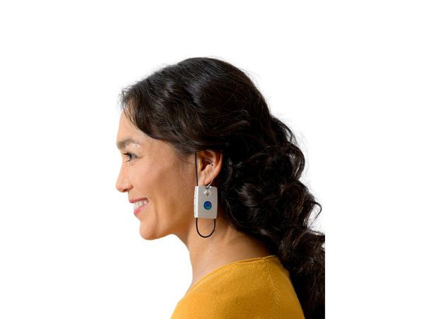 işitme cihazından sağlığı faydayı ölçmek için gerçek kulak ölçümü rem yapılan fotoğraf