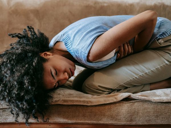 Mujer siente dolor luego de la perdida de su bebe y sufre problemas de infertilidad