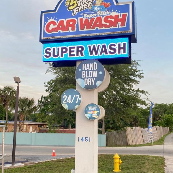 LED display repair aka commercial digital sign repair was done to display colorful car wash sign advertising $5 touch-free wash and 24/7 hand blow dry service. The electronic sign repair was succesful