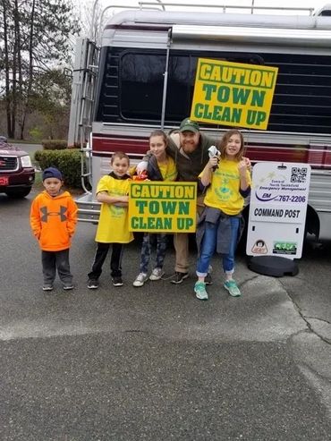 Clean & Green Day Volunteers at the NSEMA Mobile Command Post