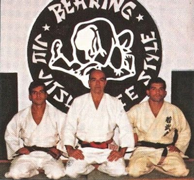 CJJ - Escola de Lutas - Nosso mestre @carrilhojj sagrou-se Campeão