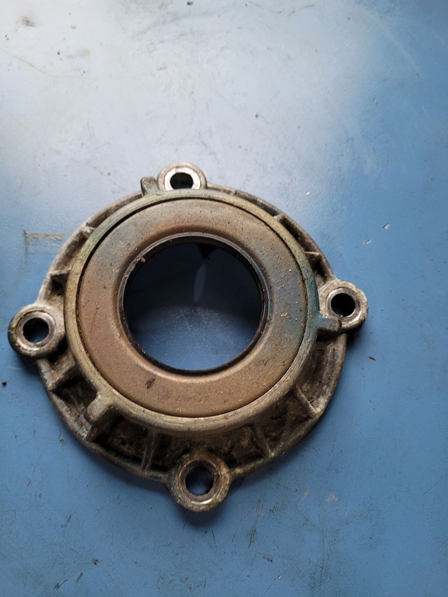 Np203 transfer case front output bearing retainer cover