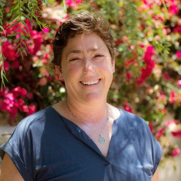Jessica Mathon LMFT and co-owner, Somatic Experiencing trained, EMDR, and Eco Therapy