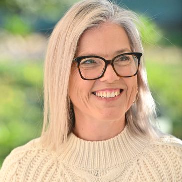 Bridgette Becker Associate Marriage and Family Therapist offering somatic, EMDR, Gottman, and IFS. T