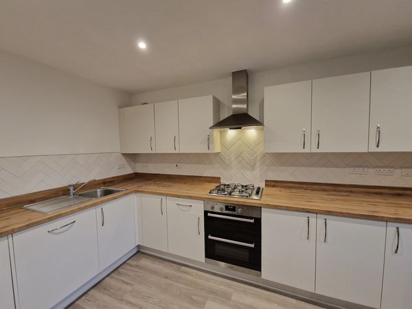 herringbone texture kitchen tiles