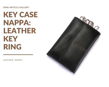 Black leather Nappa key ring with metal hooks.
