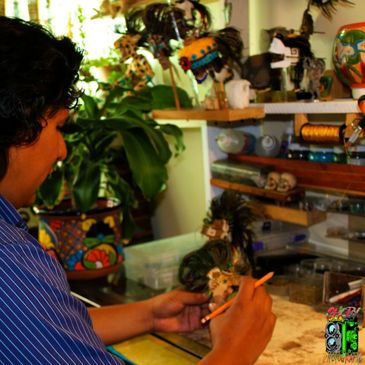 Artesanías Pluma y Amate