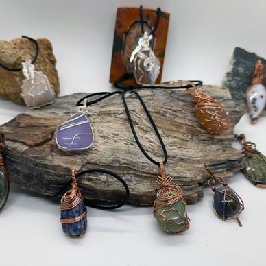Wire wrapping classes near the Tampa Bay area showcasing handmade jewelry creations