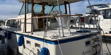 1977 Hatteras 43 Double Cabin Motor Yacht for sale. Breezeway Yachts yacht brokers