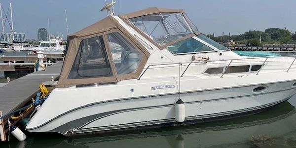 1991 Cruisers 3270 Powerboat for sale by Breezeway Yachts yacht brokers, at the dock