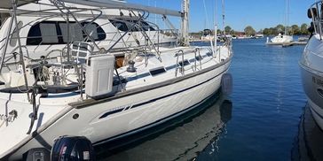 Bavaria 44 yacht Lis Tigre docked in Toronto, Ontario, ready for Great Lakes cruising.