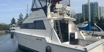 1989 Luhrs Tournament 400 at the dock
