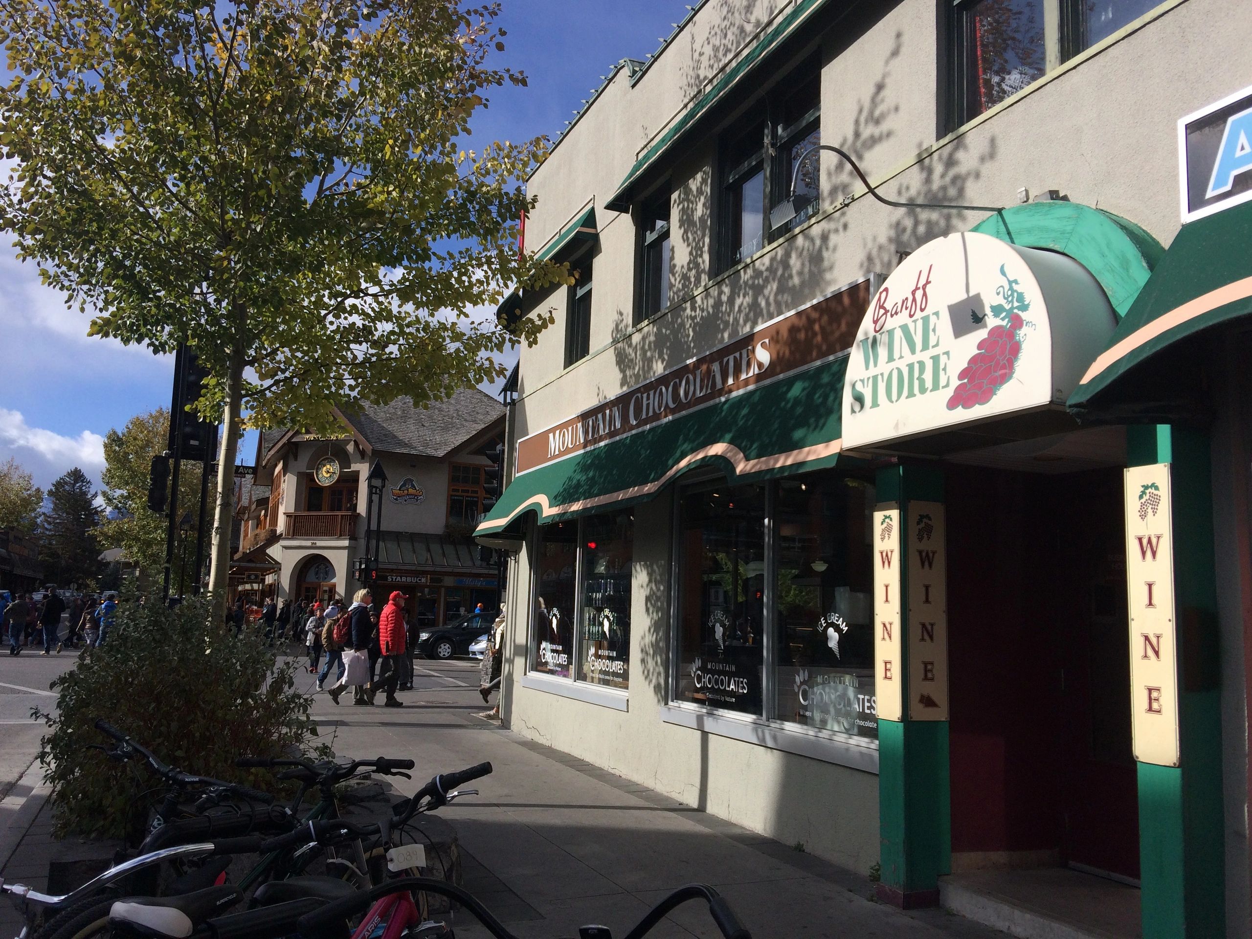 Banff Grocery Store - 5hmcsjs