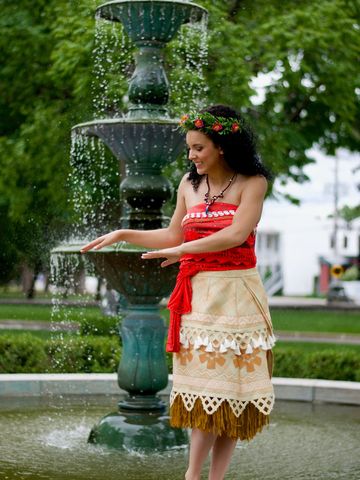 Princesse Moana avec une fontaine.