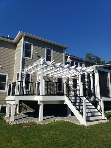 Deck with pergola