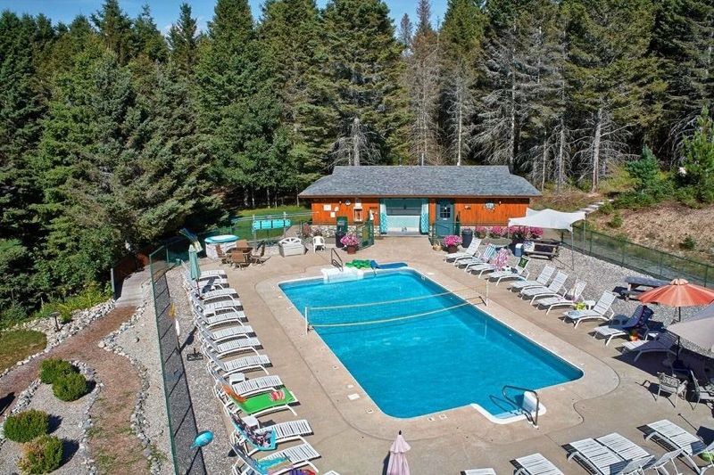 Spruce Hollow — photo 2