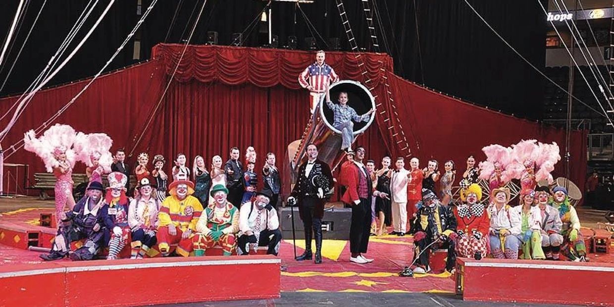 Cast of a past Ararat Shrine Circus