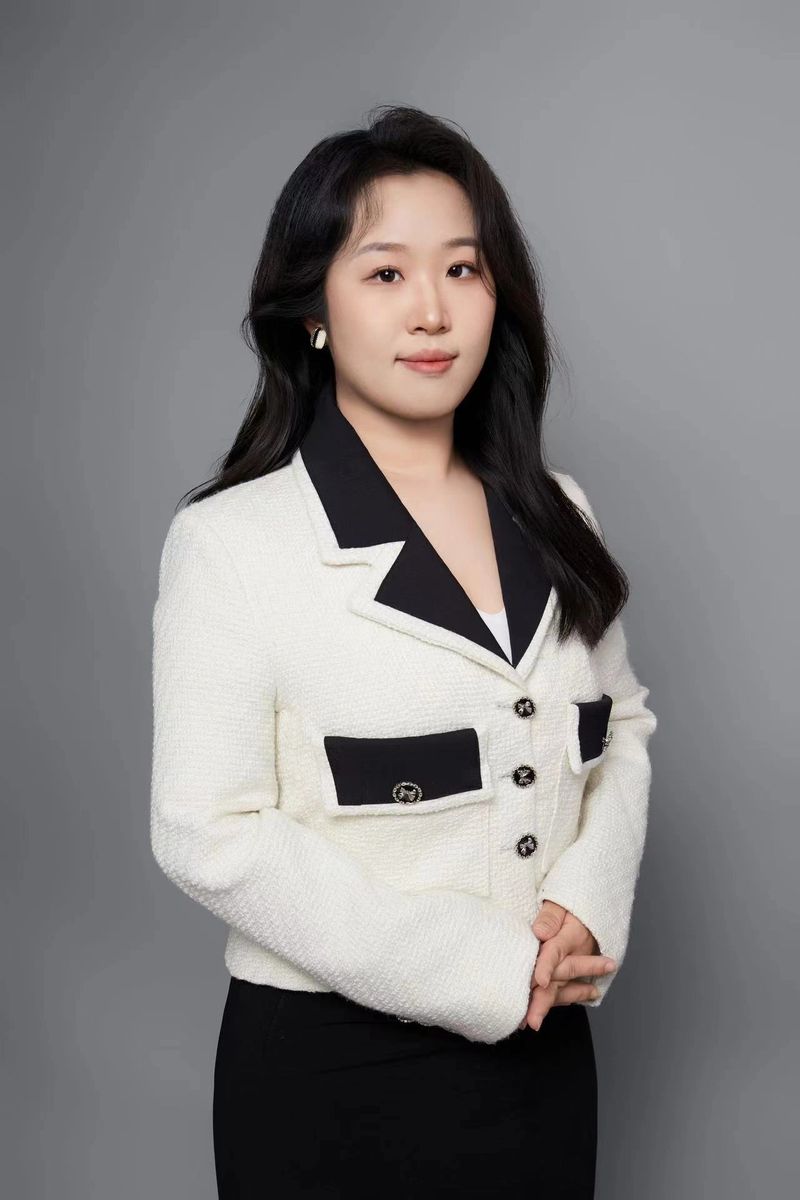 Diana's professional photo.jpg