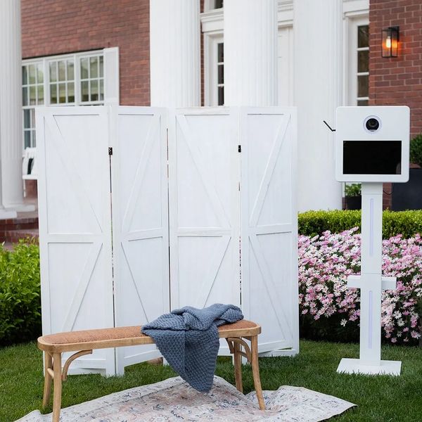 TexaCali Mobile Bar photo booth rental and backdrop